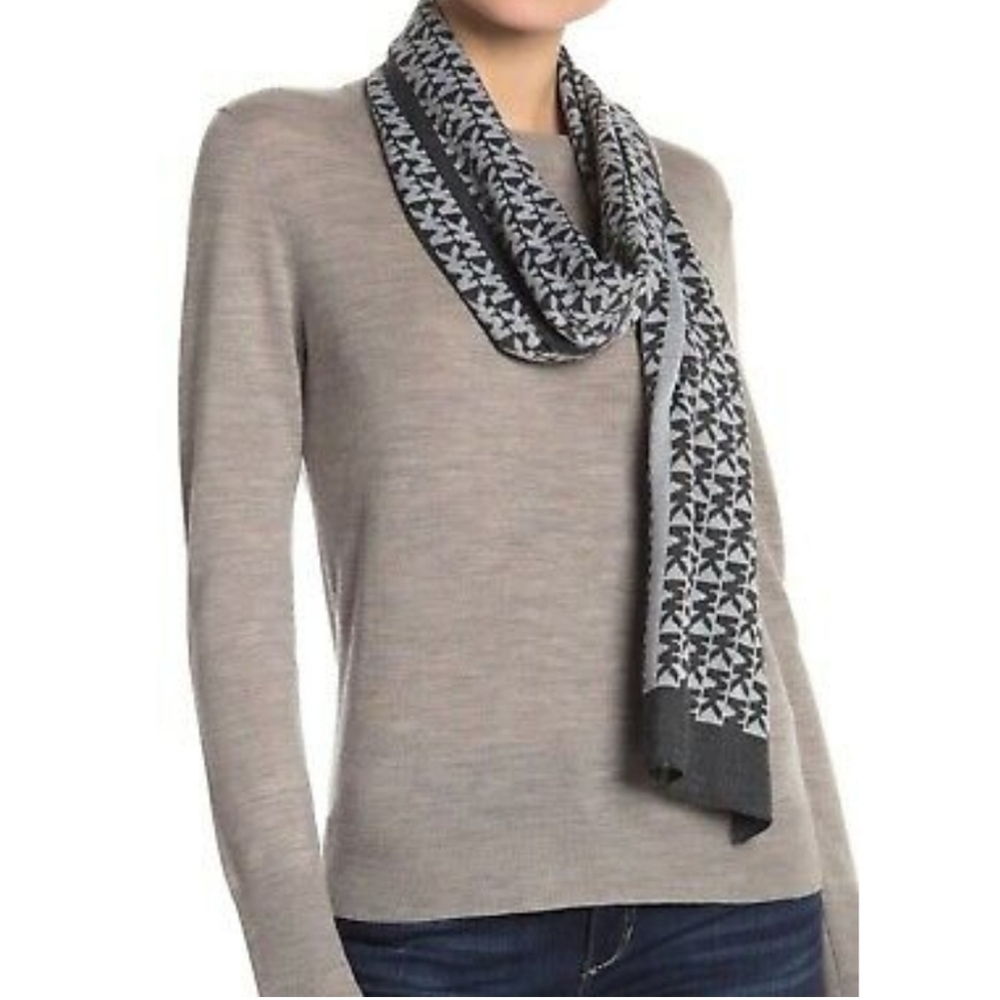 Michael Michael Kors - NWT - logo scarf